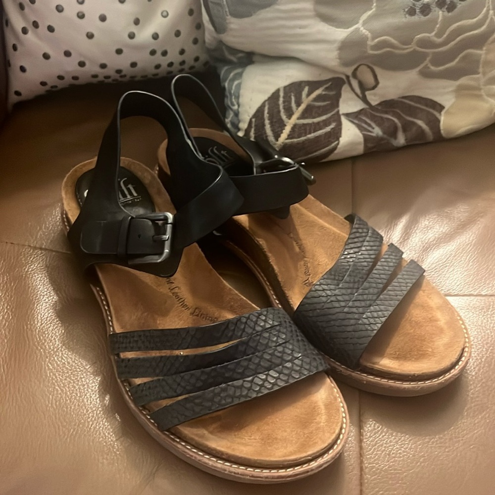 Sofft Black Strappy Sandals